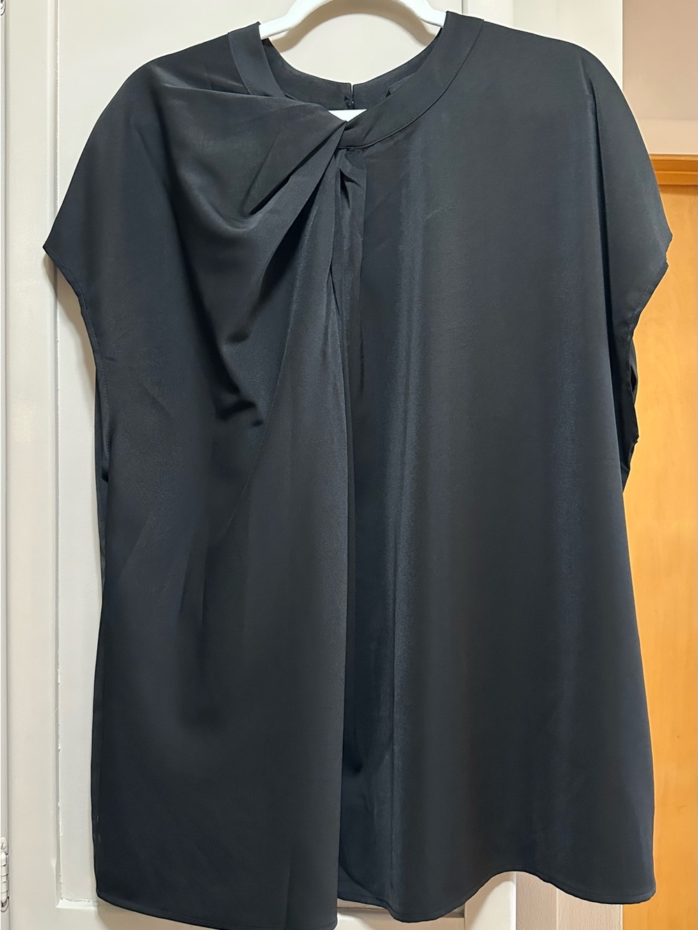 BloomChic Black Tie-Detail Cap Sleeve Blouse